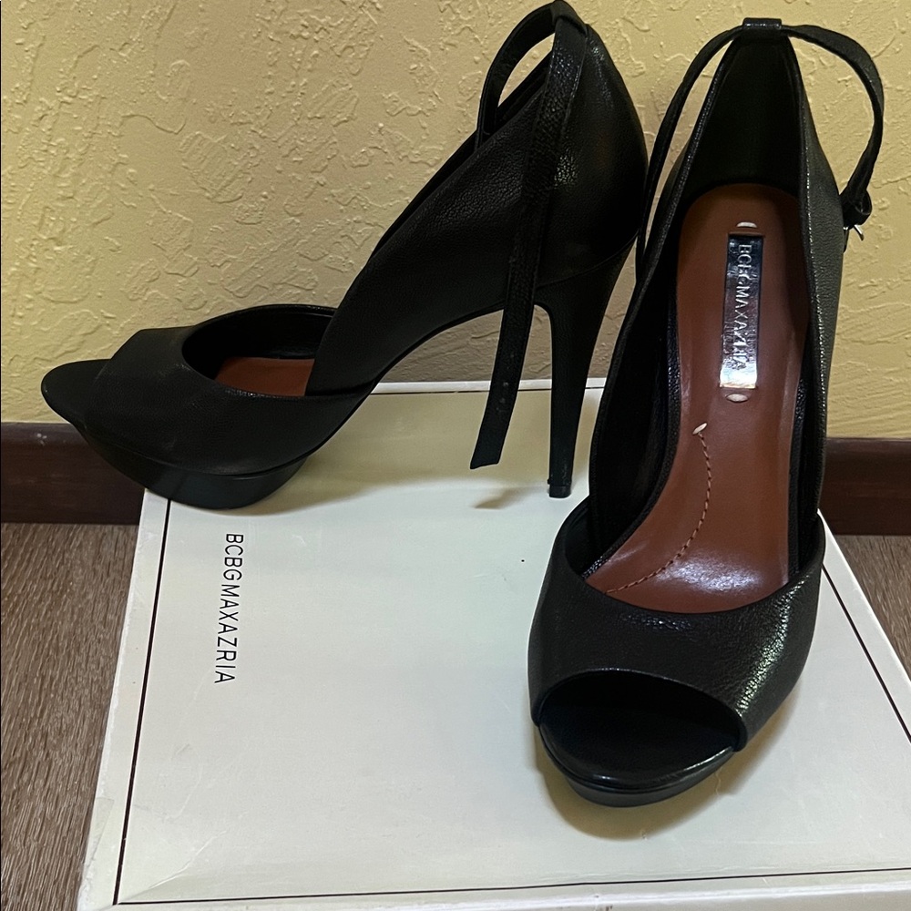 BCBGMaxAzria Elegant Black Peep Toe Heels